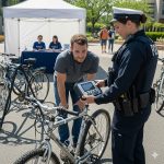 Kostenlose Fahrradcodierung auf dem Vareler Kramermarkt