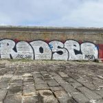 Polizei Wilhelmshaven sucht Zeugen nach Graffiti an Schleuseninsel